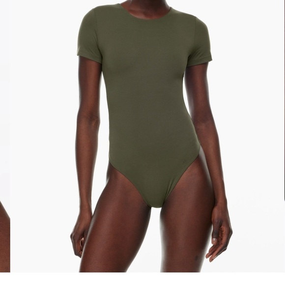 Contour short sleeve bodysuit in sold out red colorway - Picture 3 of 5